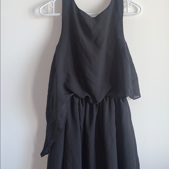 NWOT grey flowy asymmetric sleeveless dress - Picture 4 of 6